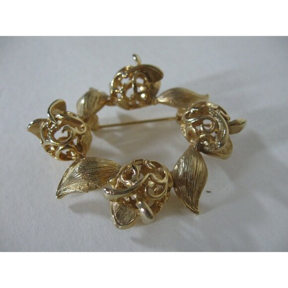 SARAH COVENTRY Tulip floral wreath PIN Brooch gold tone c1974 vintage 2" Womens - Picture 5 of 6